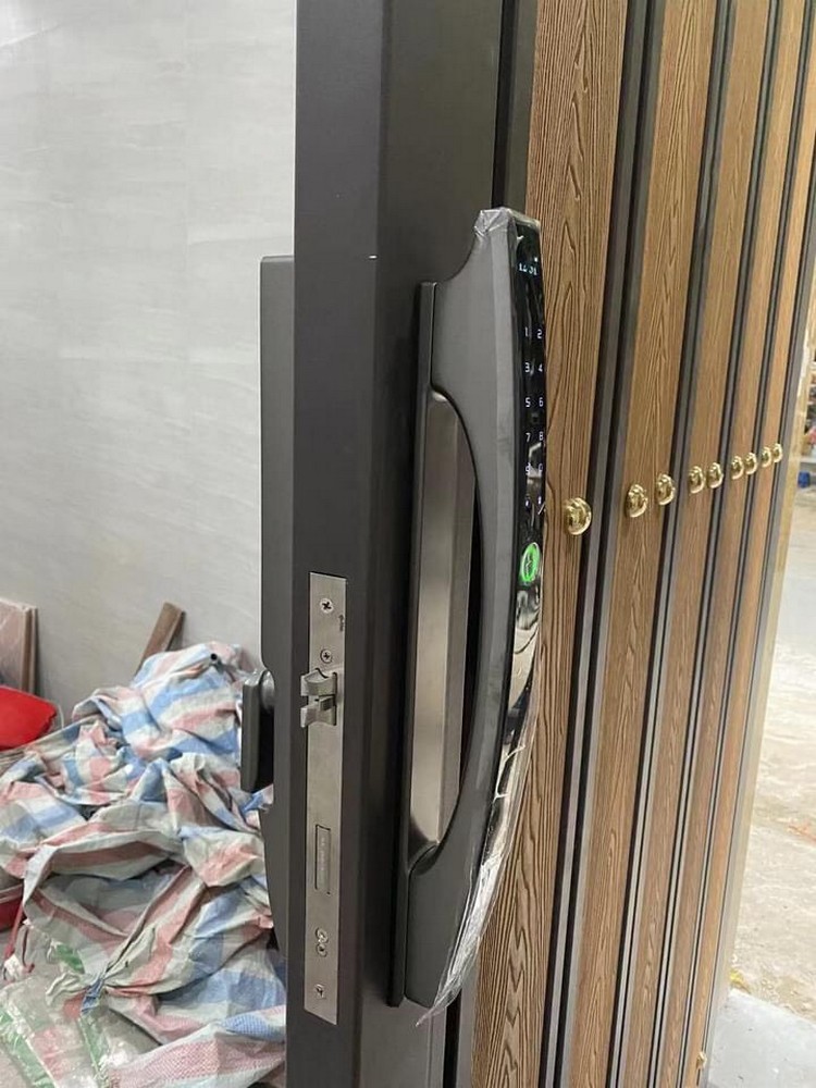 Tuya SA03-Cua mo vao ra 1