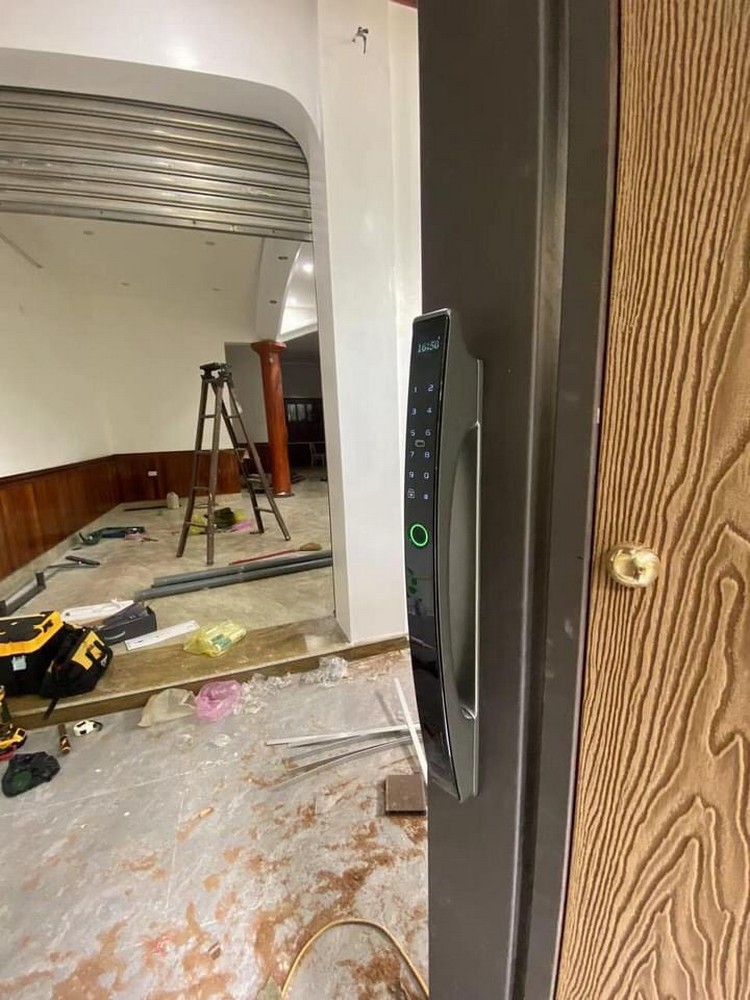 Tuya SA03-Cua mo vao ra