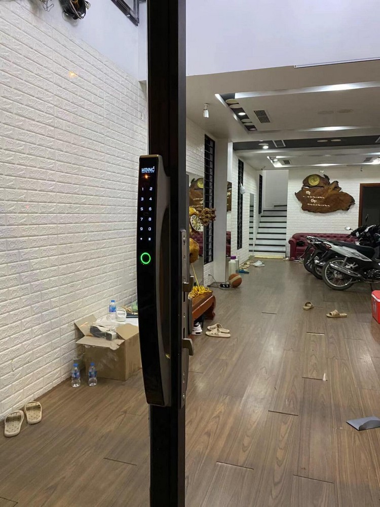 Tuya SA03-Cua mo vao ra